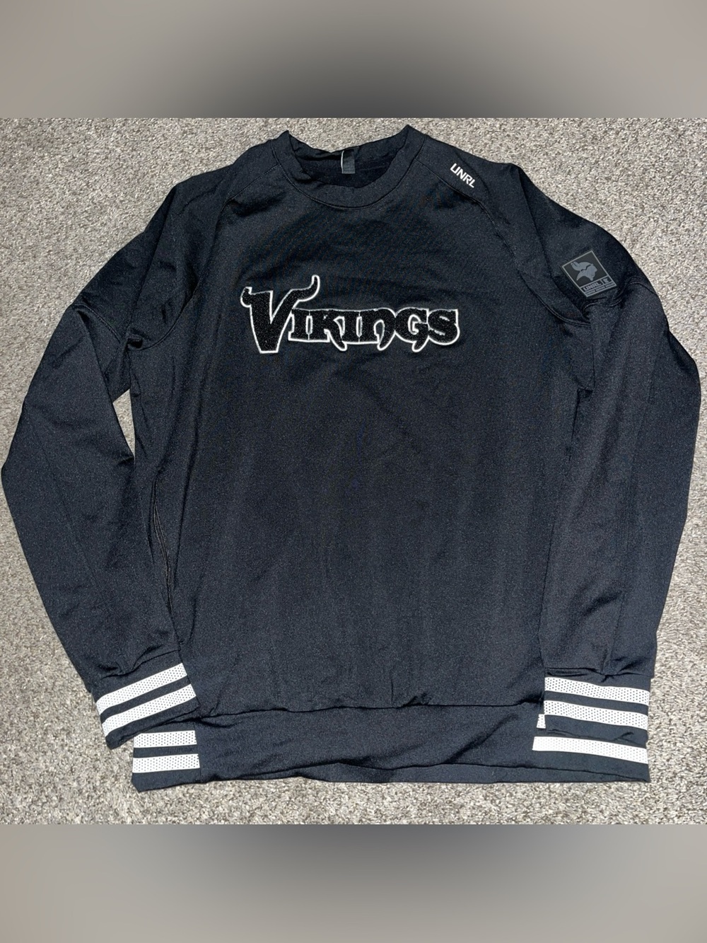 UNRL Minnesota Vikings Crossover Crewneck Sweatshirt Black White Sz Medium NWOT